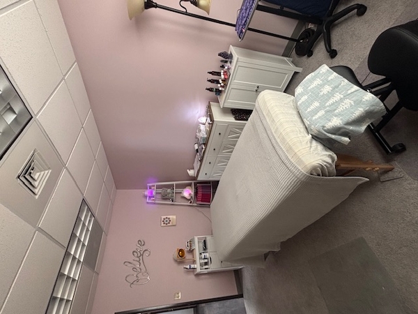 Thrive in Wellness Massage Table Thrive in Wellness Massage Table